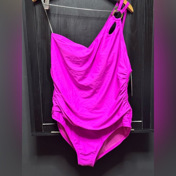 Kathy Ireland One-Shoulder keyhole ring Swimsuit - Picture 3 of 9